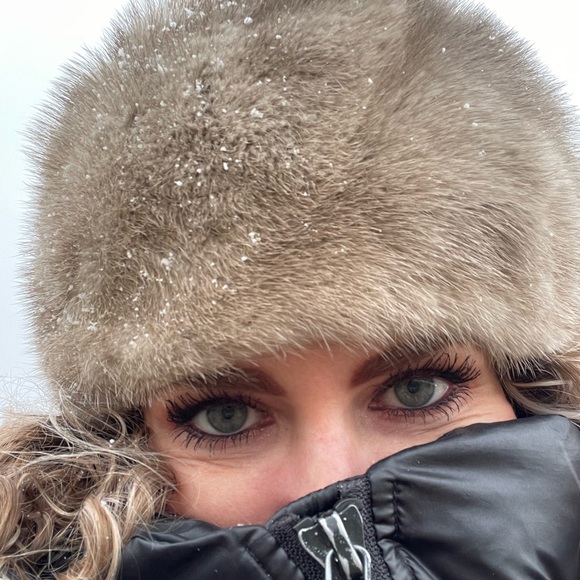 Meet your Posher, Leah - Picture 3 of 3